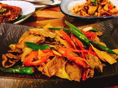 酸木瓜炒牛肉-紫滇源云南生态菜(丹凤街店)