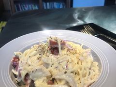 奶油罗勒烤肠意面-慢象咖啡(台江店)