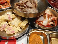 -草家酱蟹炭火烤肉店(珲春南路一店)