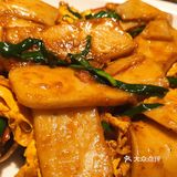 筱爷叔的菜，我比较喜欢蟹炒年糕，熏鱼等有江浙特色的