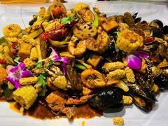 -嗨辣小聚·盘锦河蟹·海鲜烧烤龙虾(盘锦十年好店)