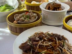 -深圳富苑皇冠假日套房酒店
