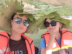 -百里峡七彩艺术小镇