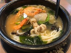 -灵芝妹子海鲜米线(香炉礁山姆店)