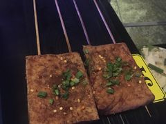 招牌烤水豆腐-老表记广西宵夜螺蛳鸭脚煲(西大店)