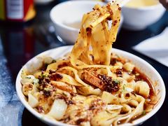 -烤肉小伙烤肉店