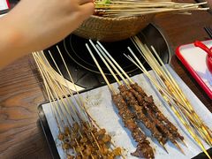 -虾弄弄海派小龙虾·牛羊蝎子火锅