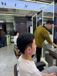 -藤野造型烫发染发