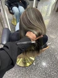 -Tloml salon