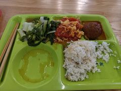 -同济大学本部学苑饮食广场