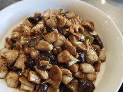 鲜肉蘑炒鸡丁-大清花饺子(山庄店)