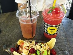-莓园冰淇淋店
