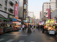 -六合夜市