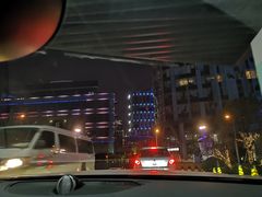 -白玉兰广场停车场