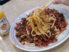 -歹歹的加个面过油肉拌面