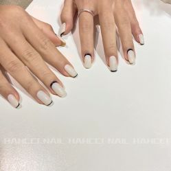 -花岐款式专研健康美甲沙龙