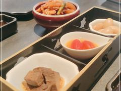 -铭牛烧肉·和牛海鲜自助(高新月牙湖店)