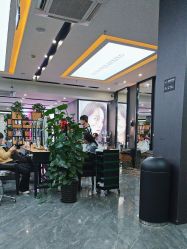 -藤野造型烫染·漂发