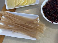 -味之溢美蛙仔姜兔·肥肠鱼•耗儿鱼(文星店)