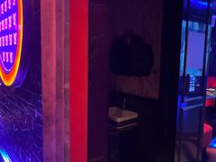-UK派对KTV(日月广场店)