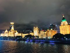 -黄浦江游览十六铺3号码头网红自助餐