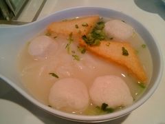 至潮鱼蛋片头河-翠华餐厅(山顶道店)