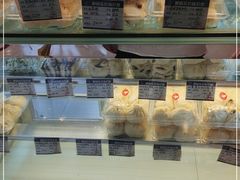 -白玉兰食品甜凤店(合生汇店)