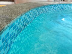 -涨巢·潮玩水疗局