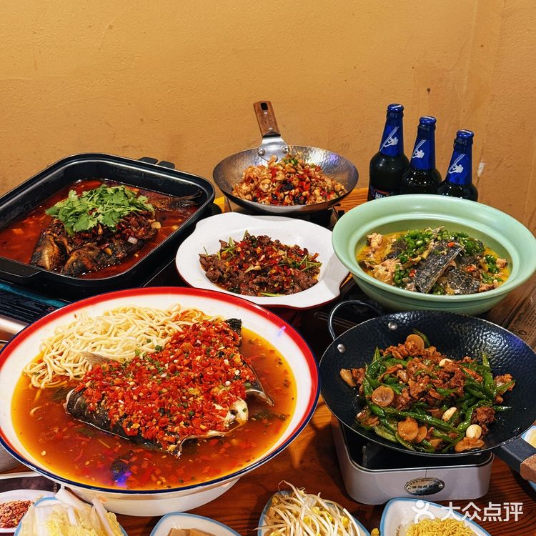 人均60+的深夜湘味食堂，辣得过瘾！
