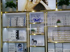 -臻美视爵眼镜·明月·依视路·蔡司折扣店(广渠门店)