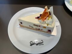 莓莓酸奶轻芝士蛋糕-Seesaw Coffee(苏州中心店)