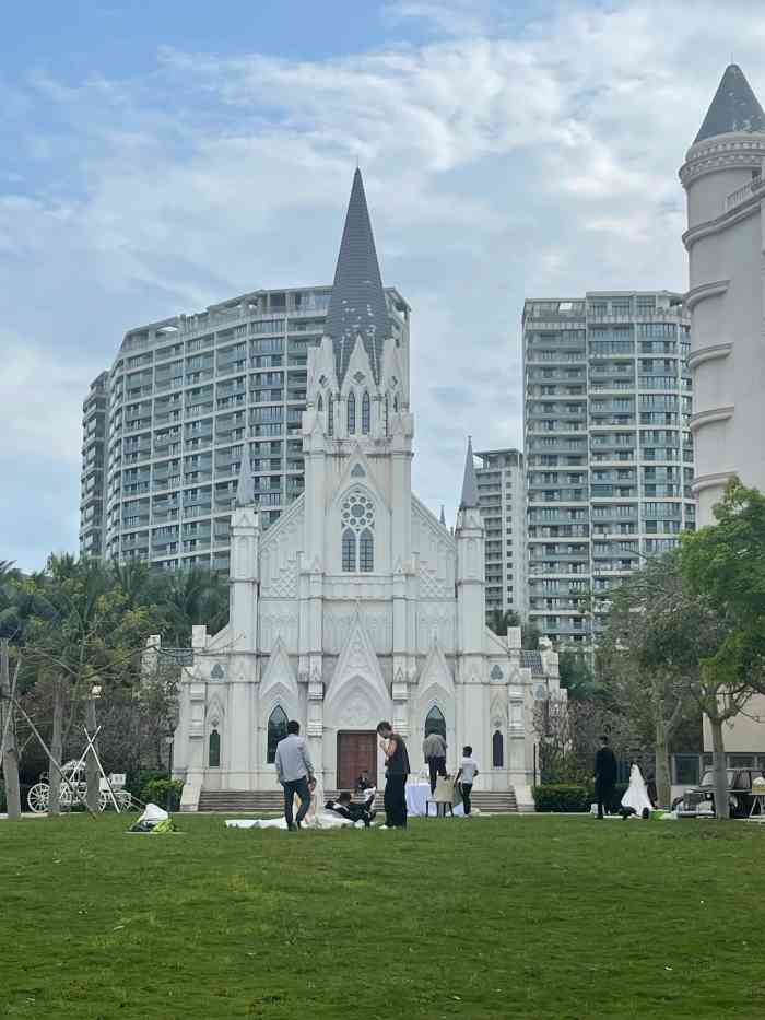 小东海吉庆广场-"这个小东海吉庆广场就是一个小广场,里面有.