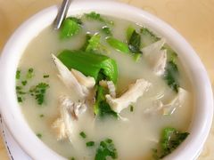 鱼头芥菜豆腐汤（例）-老字号蛇口德记烧腊饭店·海鲜加工