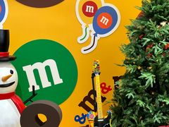 -m豆巧克力世界(上海世茂广场店)