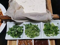 -东口码头·烧鸽子·鱼头泡饼·地方菜(金鹰悦城店)