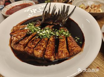 后来闹叔关了新城，做了这个私厨。菜品依然很出色