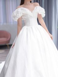-Lady  Jane高端婚纱礼服馆