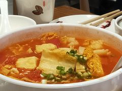 -渝是乎酸菜鱼·川渝小炒(新世界百货望京店)