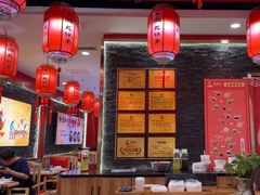 -鲁员外地锅鸡地锅鱼(龙湖江东天街店)