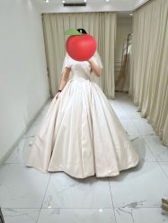-拉瑞娜LaReine婚纱礼服高级定制