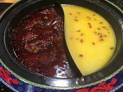鴛鴦火鍋-成都老码头火锅(旺角店)
