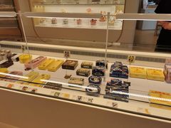面包甜点陈列柜-好利来(幸福一家店)