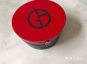 再上一层散粉，一天都不脱妆。无限回购的其中之一