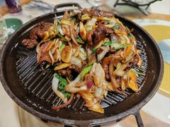 铁板炙烤坝上羊肉-那家小馆•北京菜•烤鸭(香山店)