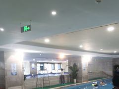-小蓝鲸游泳培训基地(石景山店)