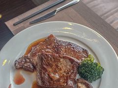 -大中华希尔顿酒店-念自助餐·嗨啤·小龙虾