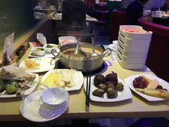 -蒙肥羊·酸汤潮牛·鲜牛肉火锅烤肉自助(岗顶店)