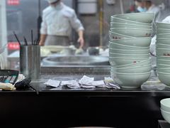 -亮亮面馆(经六路店)