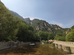 进大门时的景色-碓臼峪自然风景区