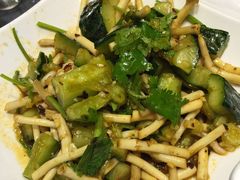 则耳根-蔼若春.传承三十年云南菜(金碧公园店)